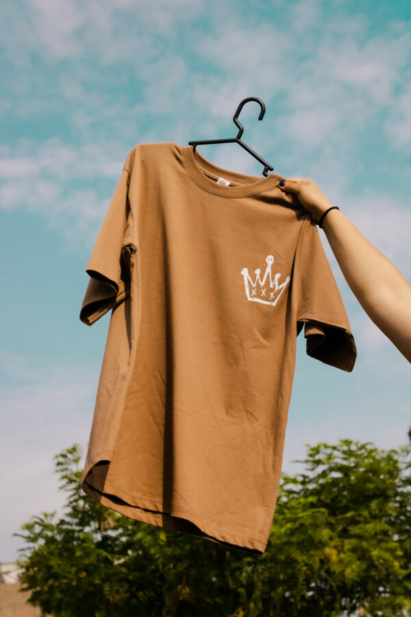 Polo de Jesus is still King en color Beigde