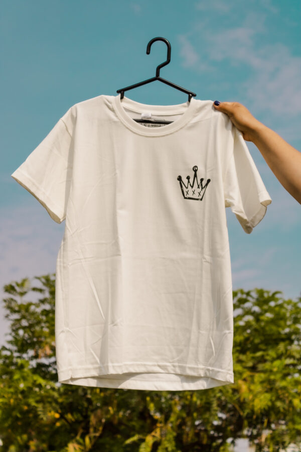 Polo de Jesus is still King en color blanco